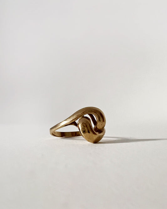 SCULPTURAL CROSSOVER RING, 9CT GOLD