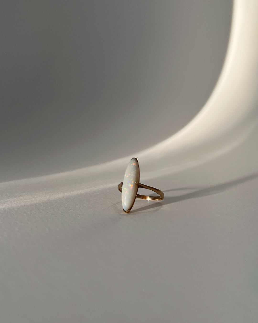 CABOCHON OPAL 9CT GOLD RING