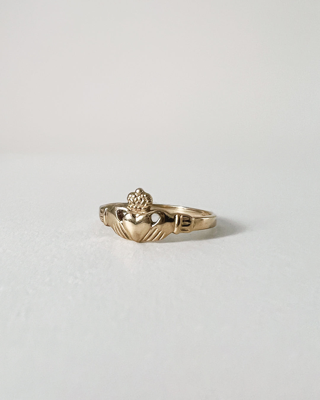 SOLID YELLOW GOLD CLADDAGH RING, 9CT GOLD RING